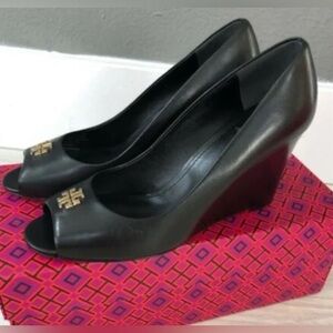 Tory Burch Black and Gold Heels with Logo Embellishment